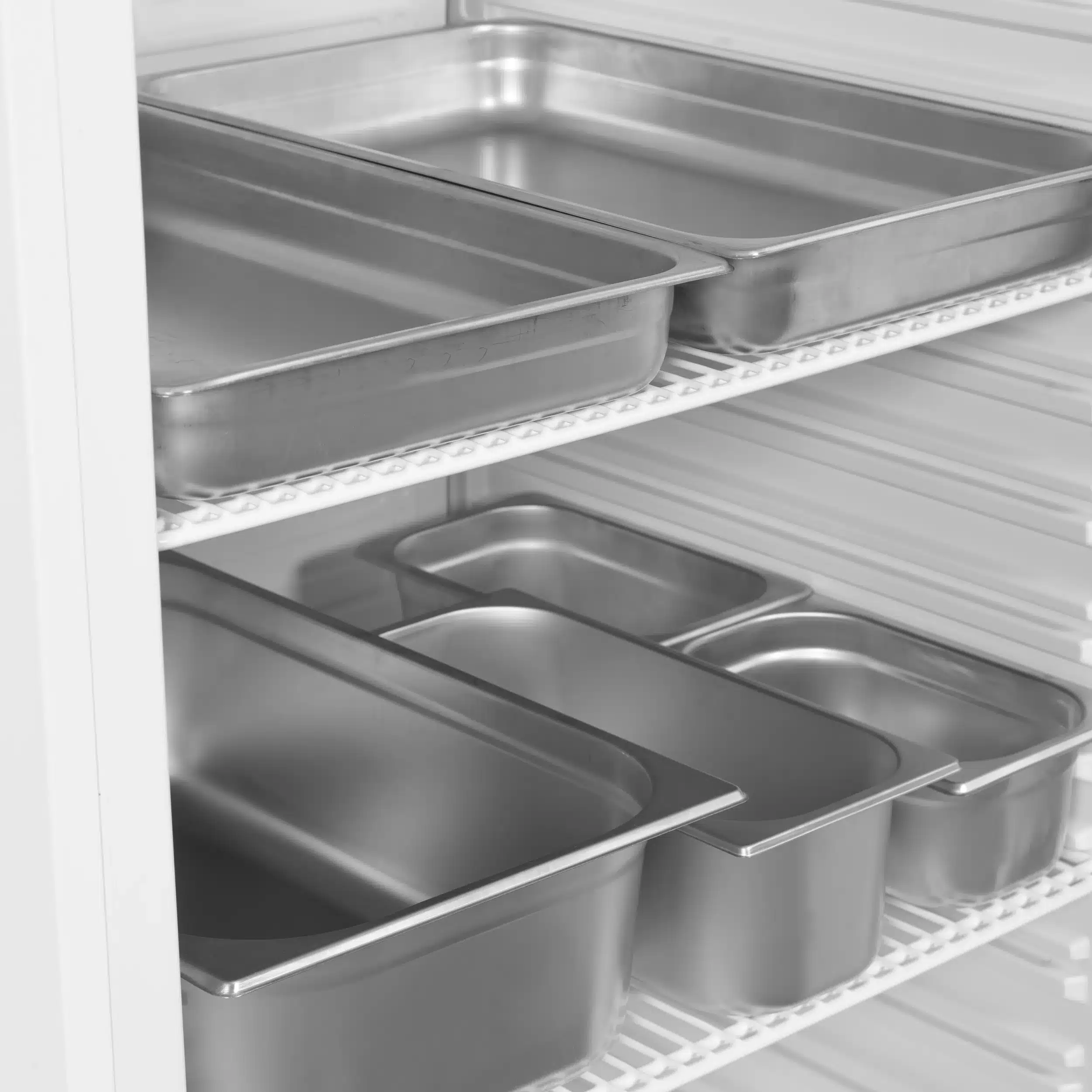 Refrigerador de almacenamiento GN2/1 UR600X1 Capacidad 620 litros - 777x745x1895  TEFCOLD