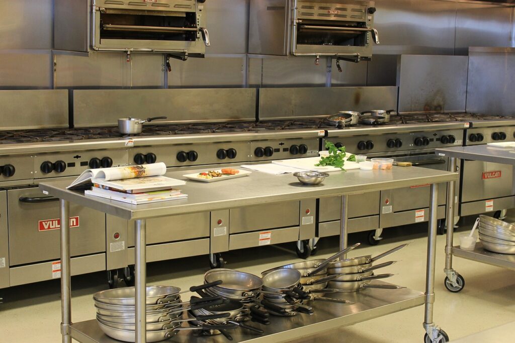 Qué equipos de refrigeración industrial necesita un bar, restaurante o cafetería