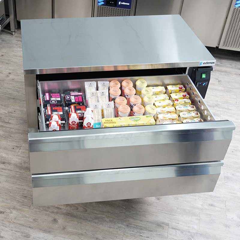 Mesa refrigerada de cajones Edenox Flexdrawer con ruedas, clase climática 5 y versión MIX Mesa refrigerada de cajones Edenox Flexdrawer con ruedas, clase climática 5 y versión MIX