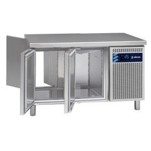 Edenox MPGC mesa refrigerada central con puertas pasantes vista frontal