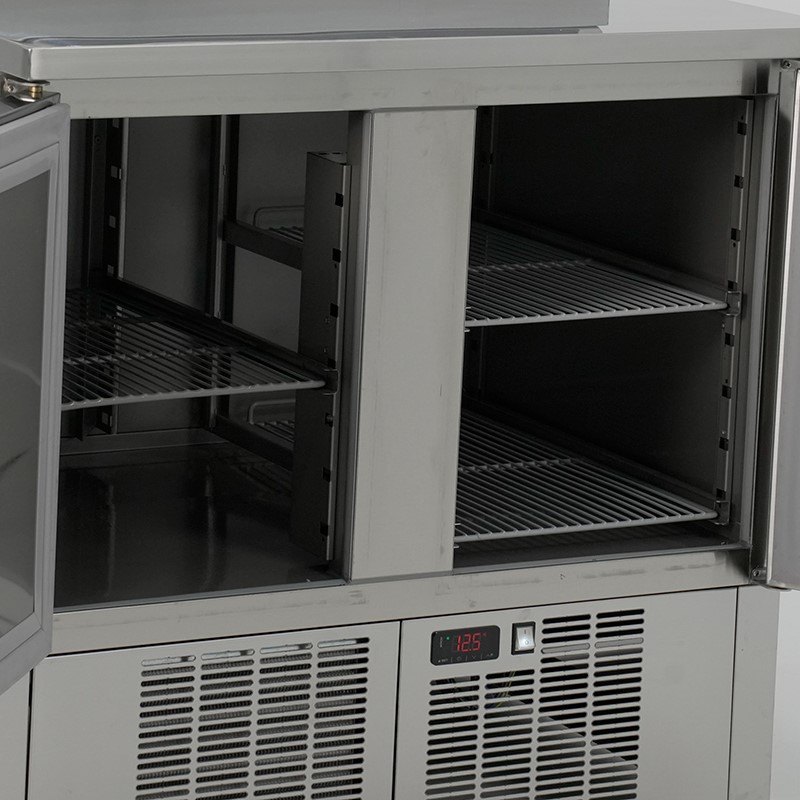 Mesa refrigerada Edenox MPG NS de 894 o 1358 mm, encimera sin peto y frontal integrable Mesa refrigerada Edenox MPG NS de 894 o 1358 mm, encimera sin peto y frontal integrable