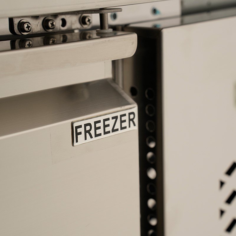 Mesa refrigerada mixta Edenox MPS-200 HC MIX, refrigeración y congelación en 3 puertas Mesa refrigerada mixta Edenox MPS-200 HC MIX, refrigeración y congelación en 3 puertas